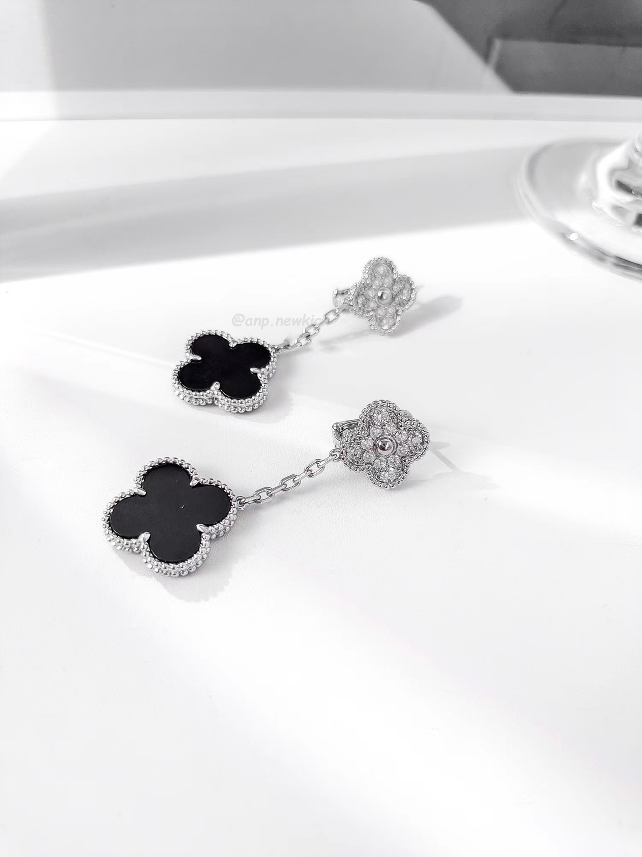 Van Cleef Arpels Magic Alhambra Earrings 2 Motifs 18k White Gold (7) - newkick.vip